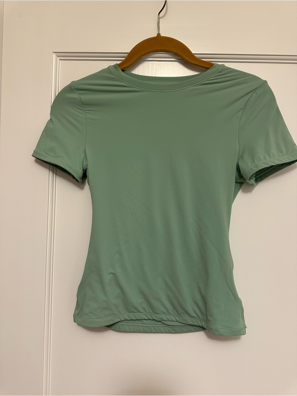 SUUKESS Women's Short Sleeve Fitted Tee in Sage Green